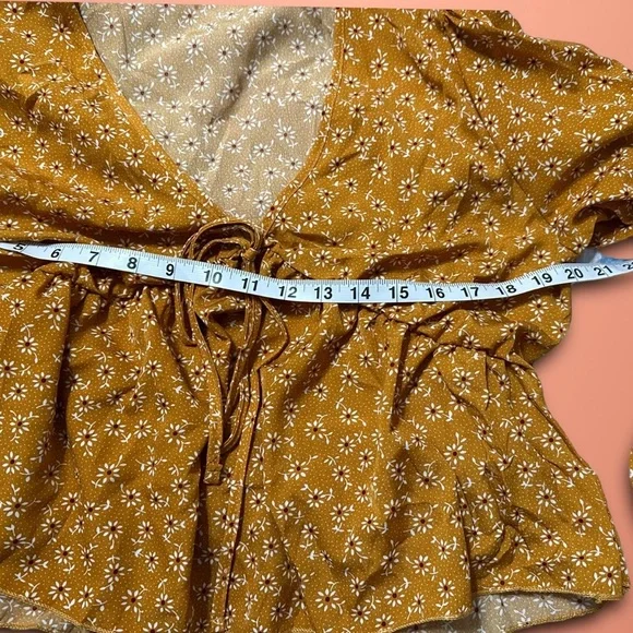 Yellow floral blouse - Picture 7 of 8